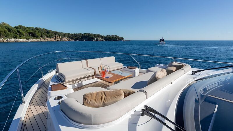 AZIMUT 62 FLY